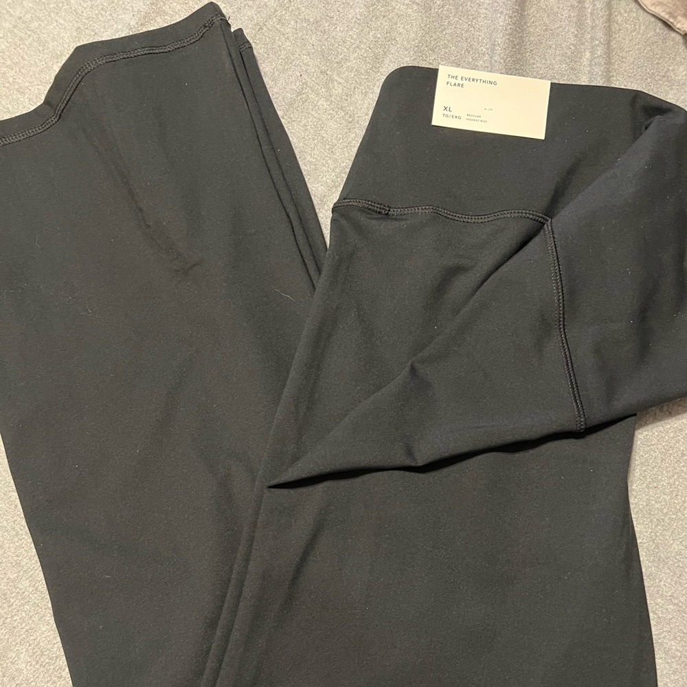 AE everything flare leggings XL